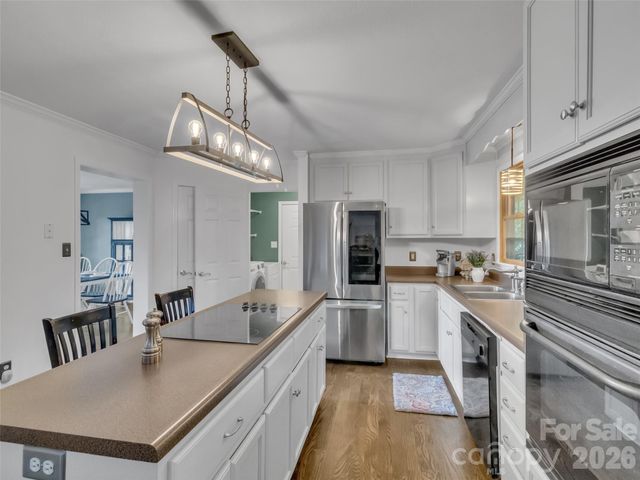 1231 Grandeur Heights, Clyde, NC 28721