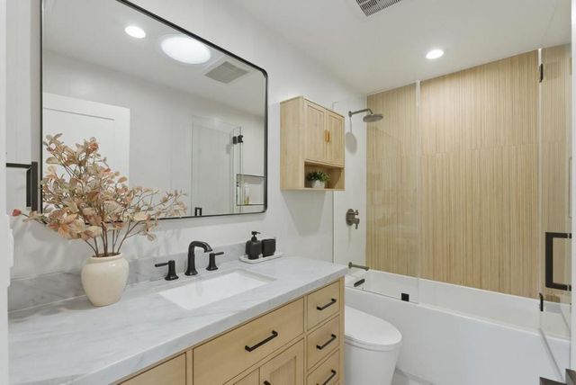 999 Andover Way, Los Altos, CA 94024