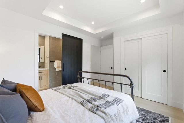 999 Andover Way, Los Altos, CA 94024