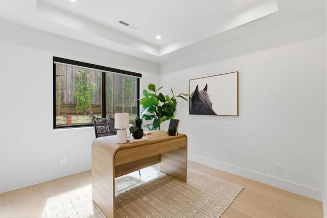 999 Andover Way, Los Altos, CA 94024