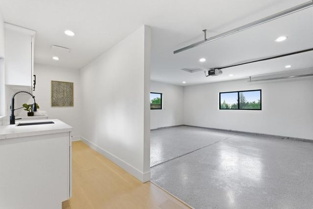 999 Andover Way, Los Altos, CA 94024