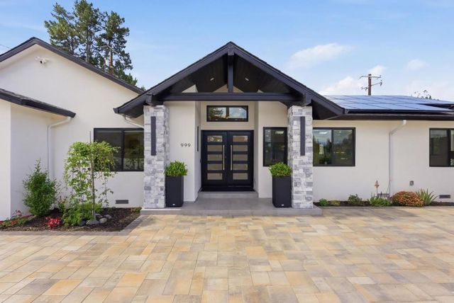 999 Andover Way, Los Altos, CA 94024
