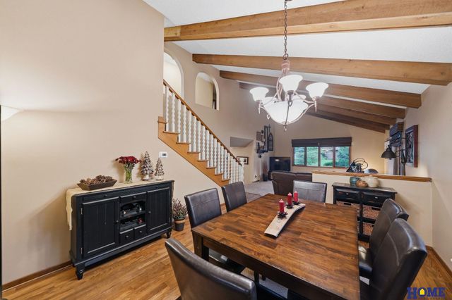 6500 Applewood Drive, Lincoln, NE 68516