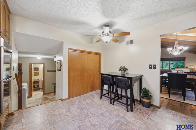 6500 Applewood Drive, Lincoln, NE 68516