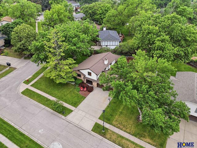 6500 Applewood Drive, Lincoln, NE 68516