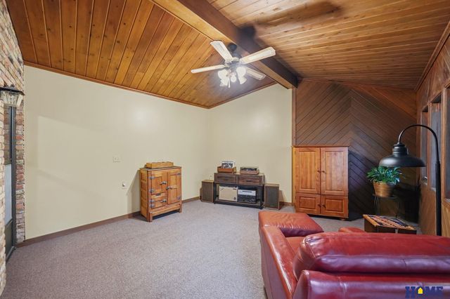 6500 Applewood Drive, Lincoln, NE 68516