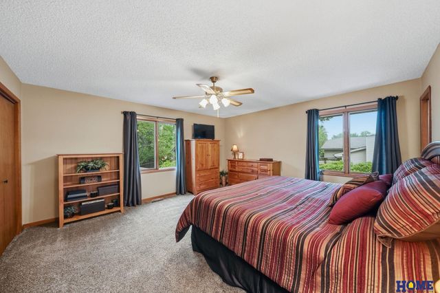 6500 Applewood Drive, Lincoln, NE 68516