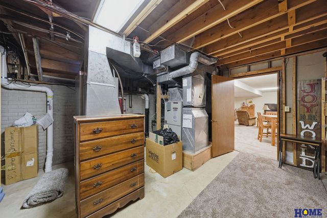 6500 Applewood Drive, Lincoln, NE 68516