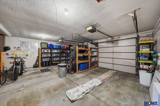 6500 Applewood Drive, Lincoln, NE 68516