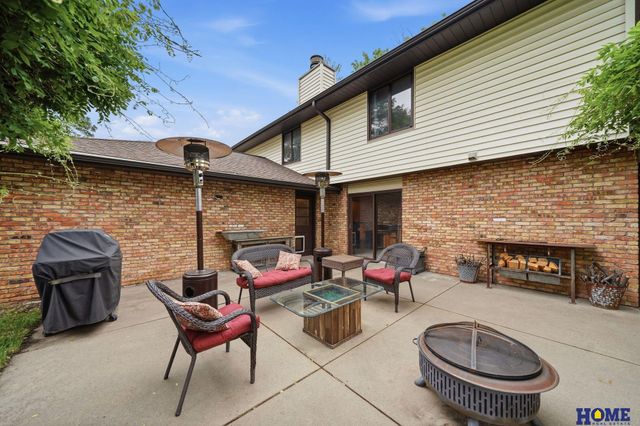 6500 Applewood Drive, Lincoln, NE 68516