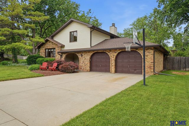 6500 Applewood Drive, Lincoln, NE 68516