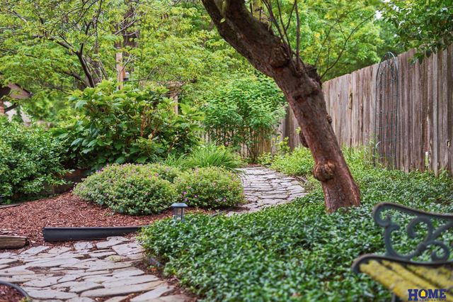 6500 Applewood Drive, Lincoln, NE 68516