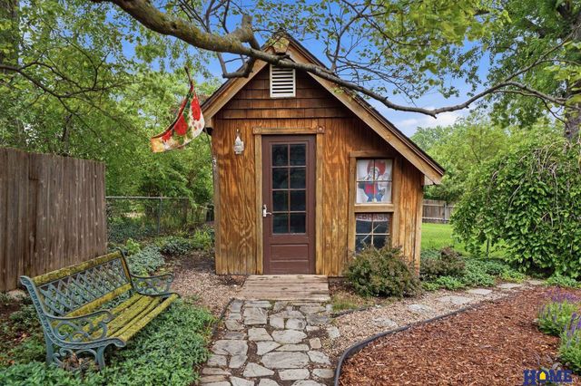 6500 Applewood Drive, Lincoln, NE 68516
