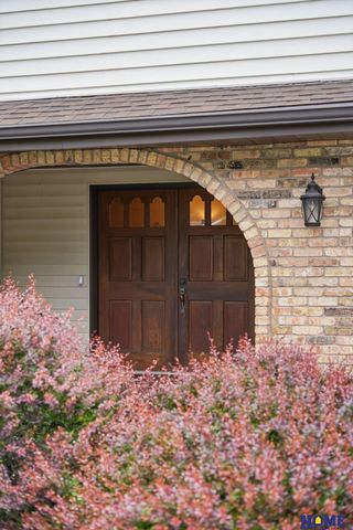 6500 Applewood Drive, Lincoln, NE 68516