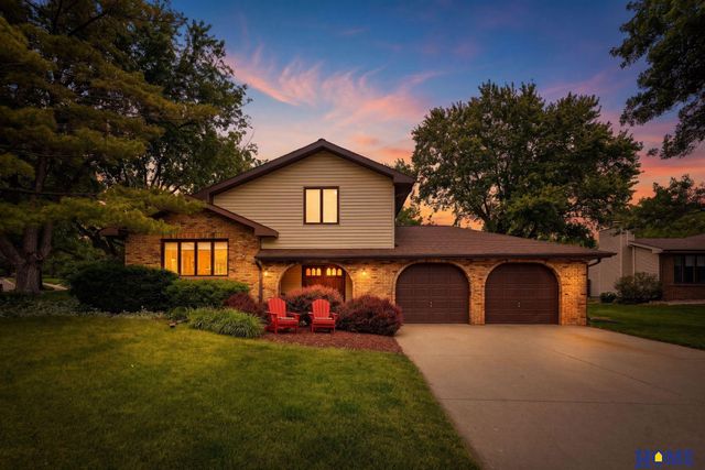 6500 Applewood Drive, Lincoln, NE 68516