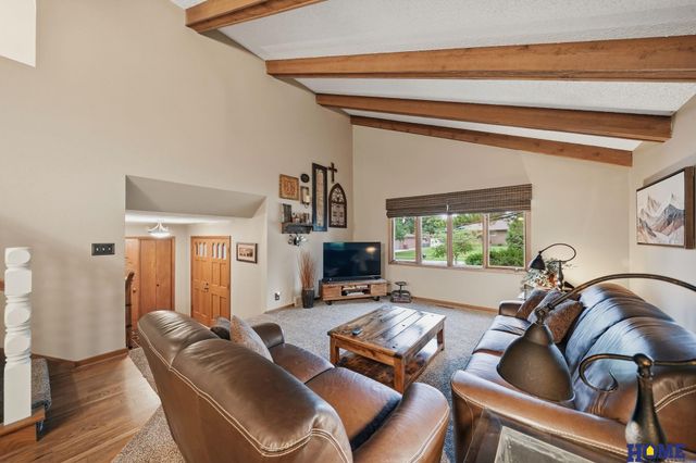 6500 Applewood Drive, Lincoln, NE 68516