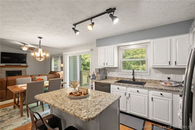 504 Timber Ridge, Borden, IN 47106