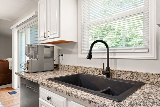 504 Timber Ridge, Borden, IN 47106