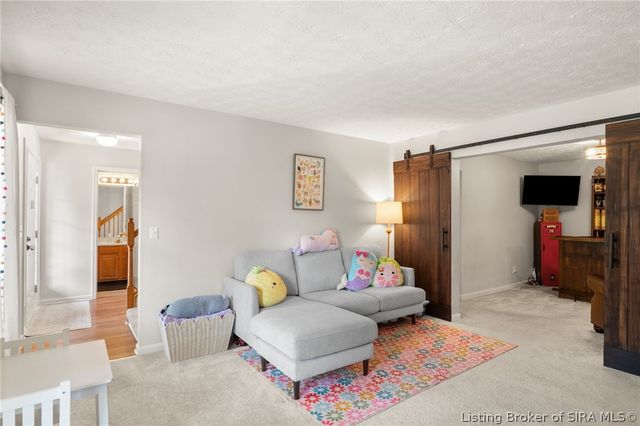 504 Timber Ridge, Borden, IN 47106