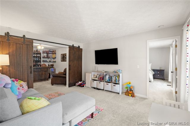 504 Timber Ridge, Borden, IN 47106
