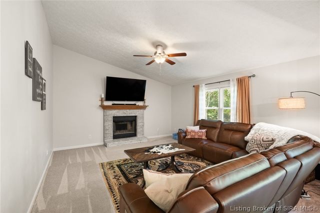 504 Timber Ridge, Borden, IN 47106