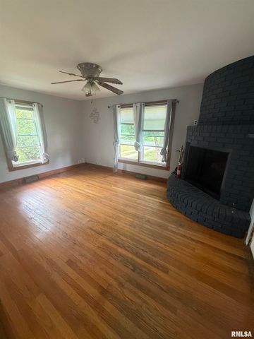 2127 W 51ST Street, Davenport, IA 52806