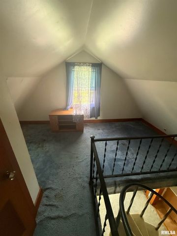 2127 W 51ST Street, Davenport, IA 52806