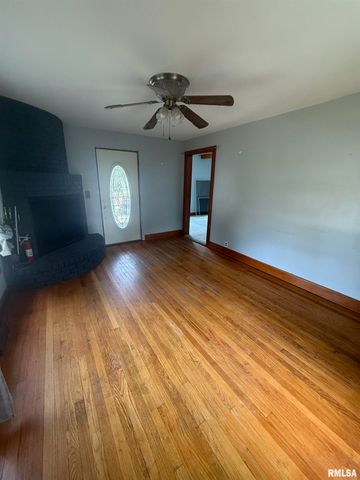 2127 W 51ST Street, Davenport, IA 52806