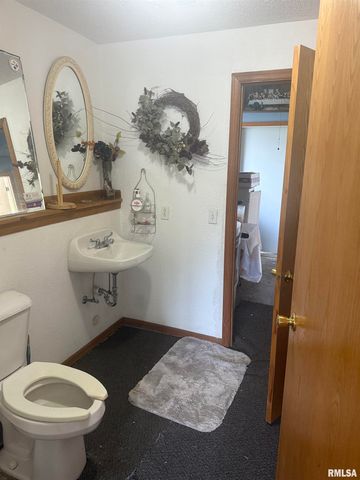 2127 W 51ST Street, Davenport, IA 52806