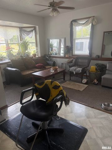 2127 W 51ST Street, Davenport, IA 52806