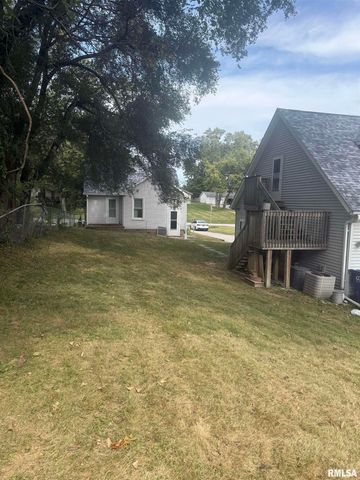 2127 W 51ST Street, Davenport, IA 52806