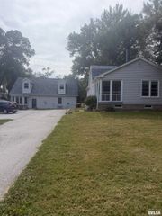 2127 W 51ST Street, Davenport, IA 52806