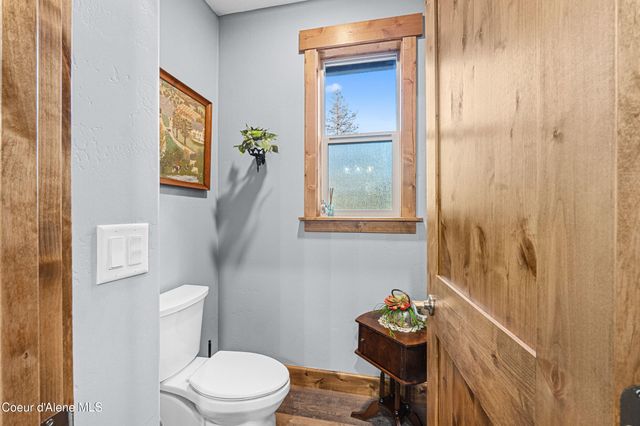 28615 N Milan Rd, Chattaroy, WA 99003