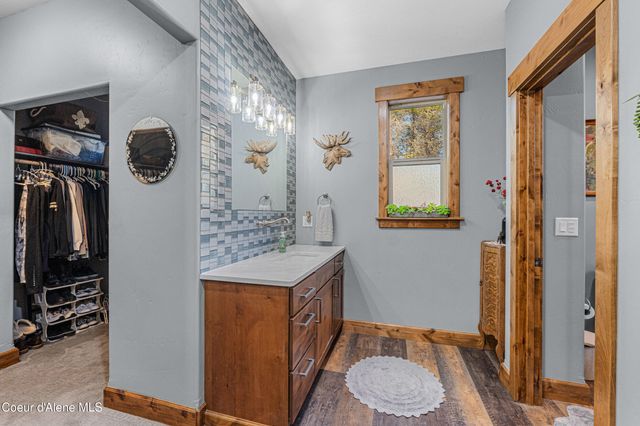 28615 N Milan Rd, Chattaroy, WA 99003