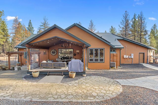 28615 N Milan Rd, Chattaroy, WA 99003