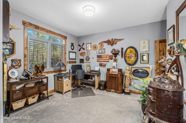 28615 N Milan Rd, Chattaroy, WA 99003