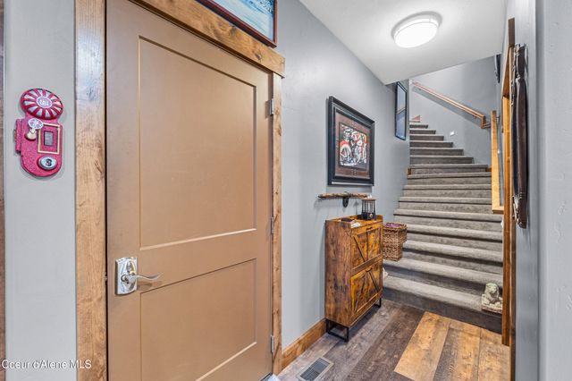 28615 N Milan Rd, Chattaroy, WA 99003