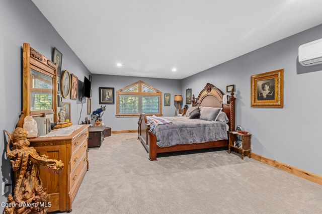 28615 N Milan Rd, Chattaroy, WA 99003