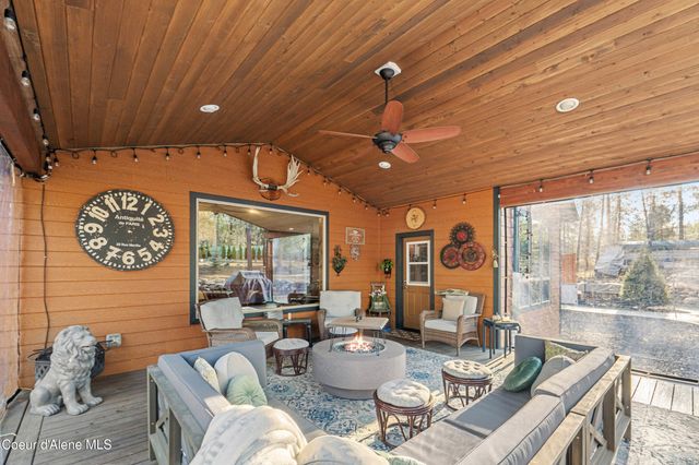 28615 N Milan Rd, Chattaroy, WA 99003