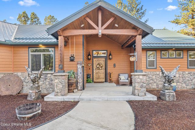 28615 N Milan Rd, Chattaroy, WA 99003