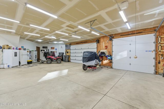 28615 N Milan Rd, Chattaroy, WA 99003