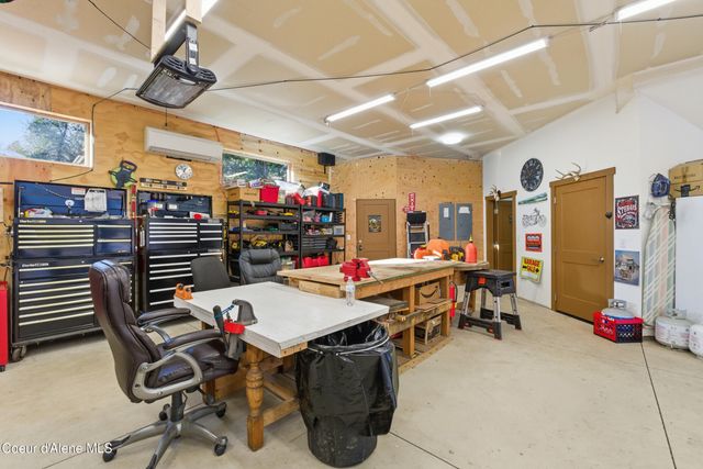 28615 N Milan Rd, Chattaroy, WA 99003