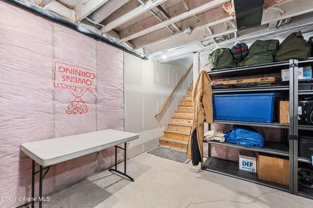 28615 N Milan Rd, Chattaroy, WA 99003