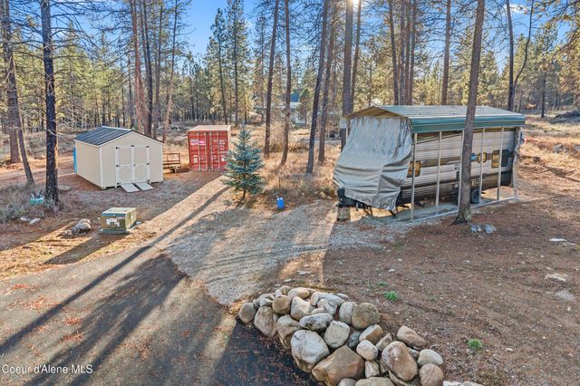 28615 N Milan Rd, Chattaroy, WA 99003