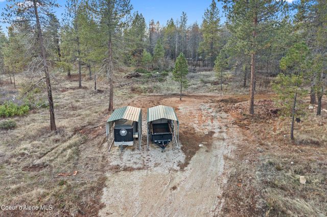 28615 N Milan Rd, Chattaroy, WA 99003