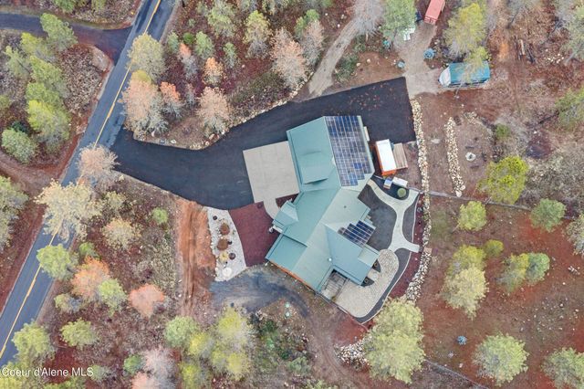 28615 N Milan Rd, Chattaroy, WA 99003