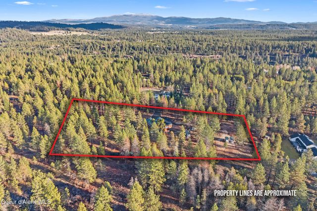 28615 N Milan Rd, Chattaroy, WA 99003