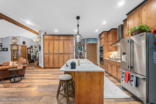 28615 N Milan Rd, Chattaroy, WA 99003