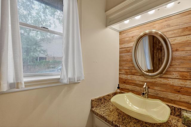 1022 Rose Circle, College Station, TX 77840