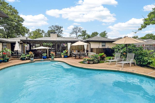 1022 Rose Circle, College Station, TX 77840